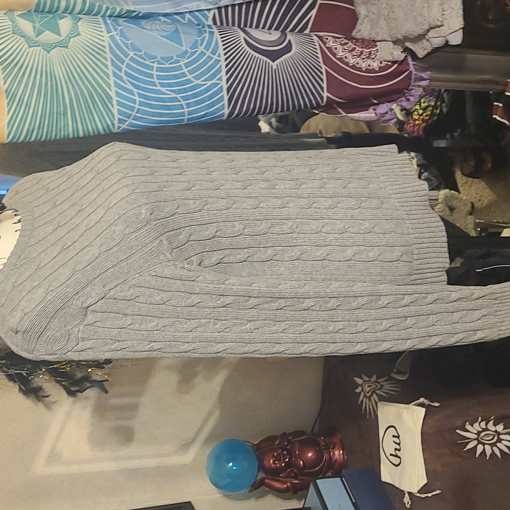 Sweater - Picture 2 of 4